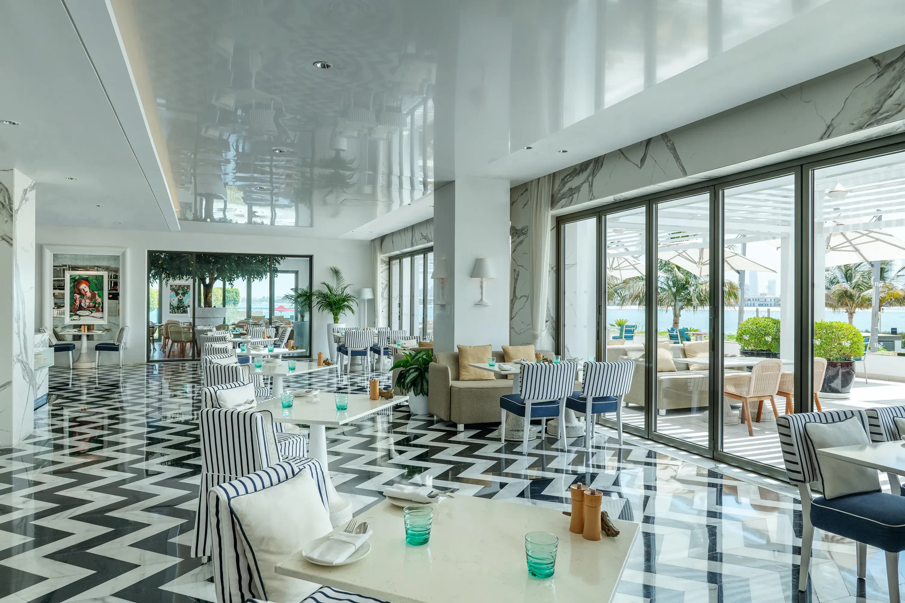 Th8 Palm Dubai Beach Resort, Vignette Collection