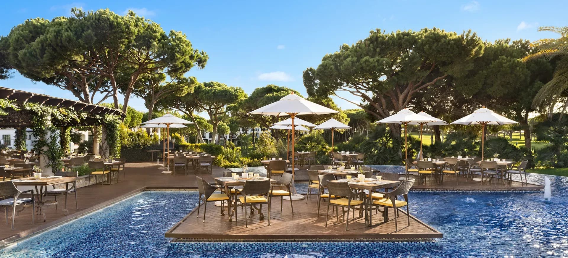 Pine Cliffs Resort